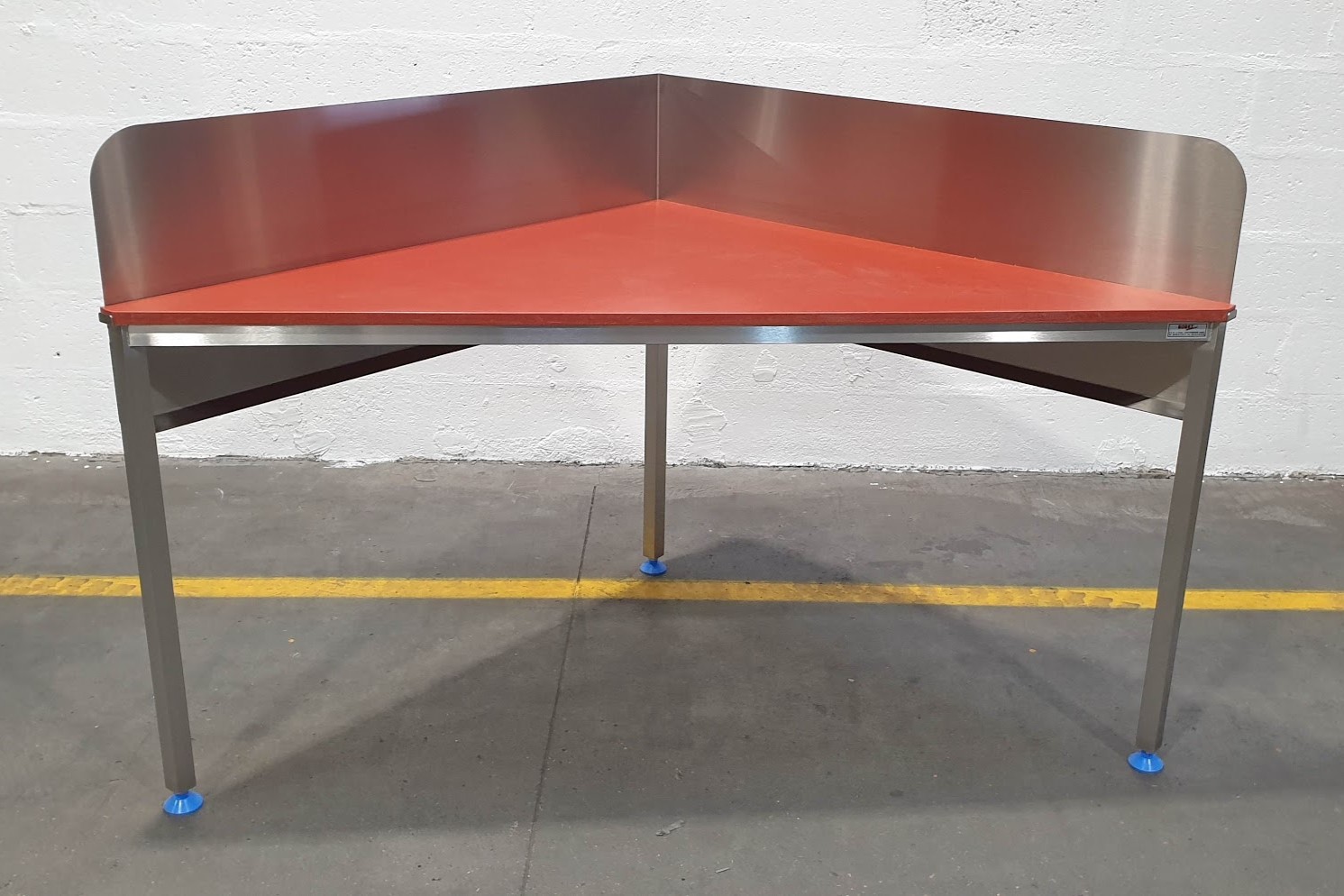 HS/table-d-angle-1200x1200-webiw